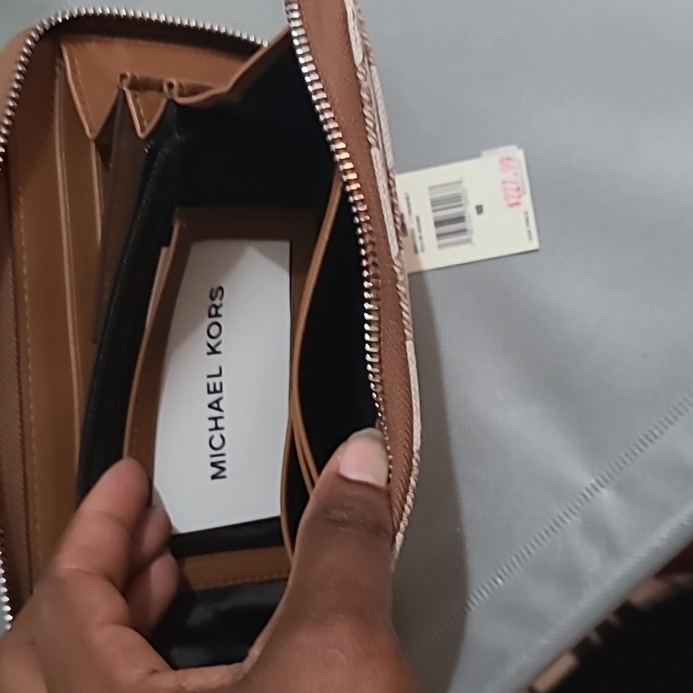 Michael kors wallet - Picture 4 of 4